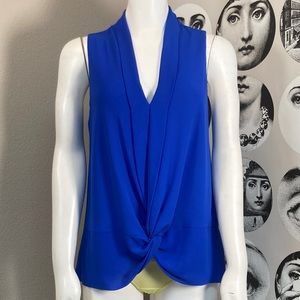 DailyLook Sleeveless Blue Crepe Twist Front Top, Sz M